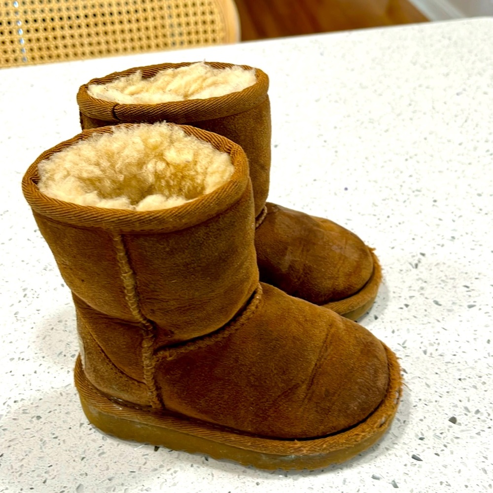 Ugg toddler boots